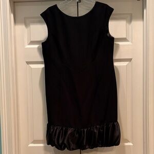 Evan-Picone Black Sleeveless Dress with Ruffled Hem